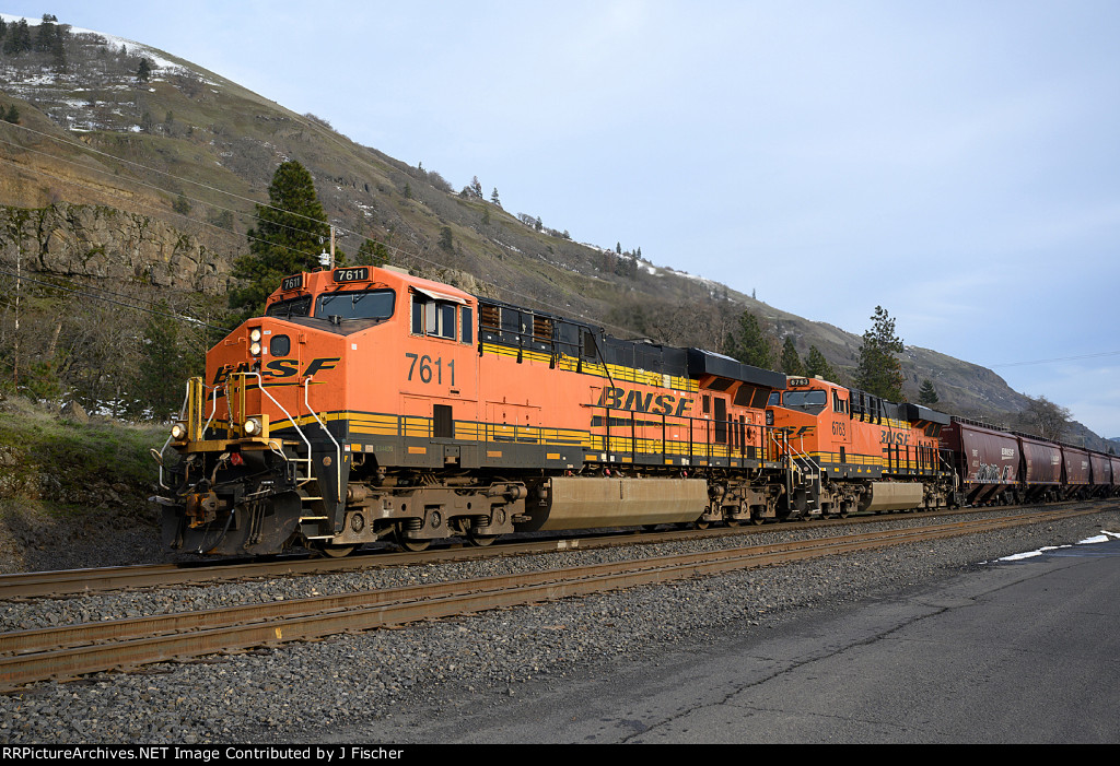 BNSF 7611